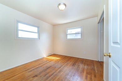 This spacious, classic Ypsilanti Township 3-bedroom, 2.5 bath - photo 11