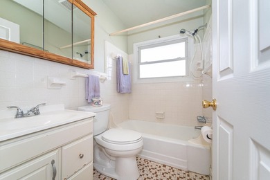 This spacious, classic Ypsilanti Township 3-bedroom, 2.5 bath - photo 12