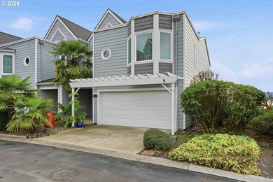 Columbia River Condo For Sale in Vancouver Washington