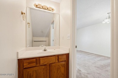 Left side of this townhome in quiet residential neighborhood - photo 14
