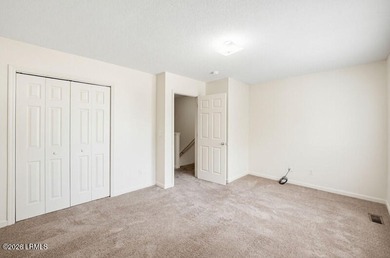 Left side of this townhome in quiet residential neighborhood - photo 18
