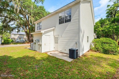 Left side of this townhome in quiet residential neighborhood - photo 20