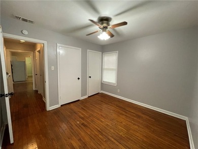 Charming and centrally located, 4426 Wesley Dr offers a - photo 15