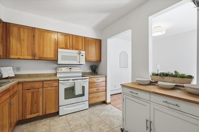 Show Date 6/25. Located off a serene one-way road, this - photo 18
