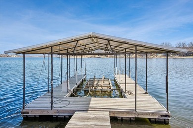 Welcome to Paradise on Sun Valley Lake in southern Iowa. This - photo 33