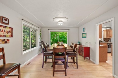 This spacious 6 BR/4 BA home is situated on nearly an acre in - photo 5