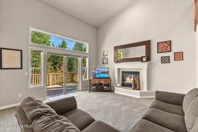 This spacious 6 BR/4 BA home is situated on nearly an acre in - photo 7
