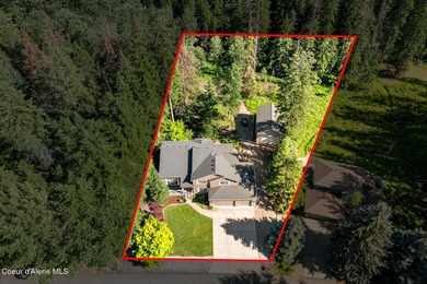 This spacious 6 BR/4 BA home is situated on nearly an acre in - photo 10