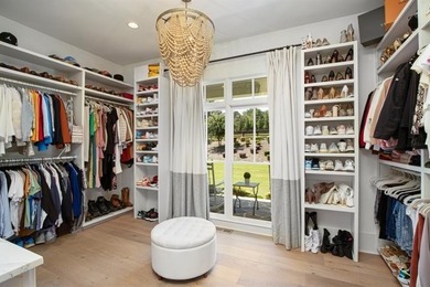 A Rare Estate Offering Luxury Living, Privacy & Timeless - photo 28