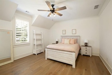 A Rare Estate Offering Luxury Living, Privacy & Timeless - photo 31