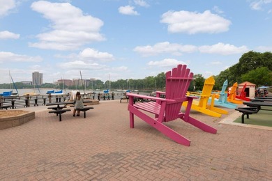 Welcome to your dream condo in the heart of Uptown, Minnesota! - photo 27
