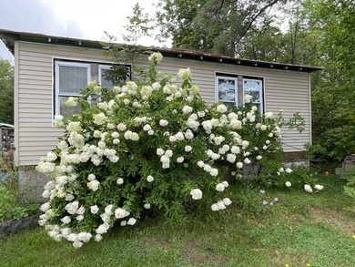 Location, location, location! This two bedroom, one bathroom - photo 4