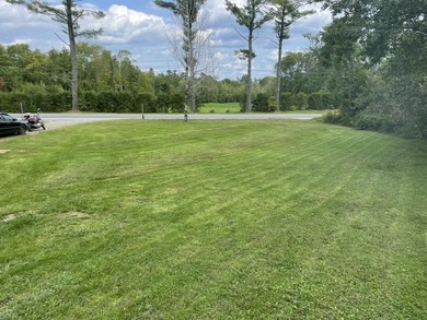 Location, location, location! This two bedroom, one bathroom - photo 5
