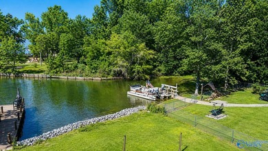Your lake oasis awaits! No lot rent! No HOA fees! This 0.41 acre - photo 11