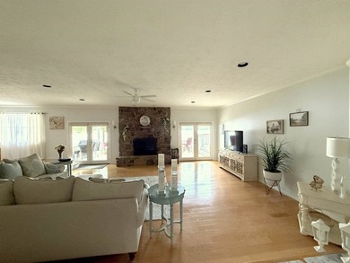 This one level well maintained and furnished Lake Omaha home is - photo 14