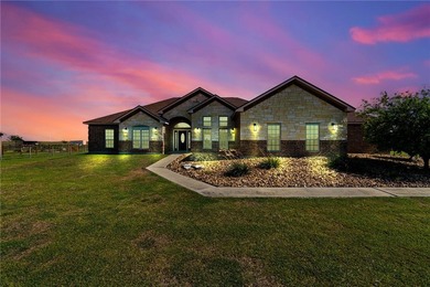 Discover the perfect blend of style and comfort in this - photo 2