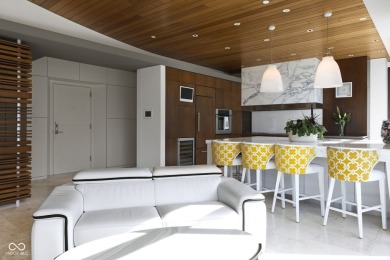 Must See!!  Luxurious downtown 2 bed / 2.5 bath 9th floor