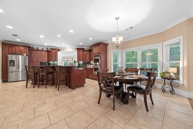 Welcome to refined living in this exceptional private estate - photo 18