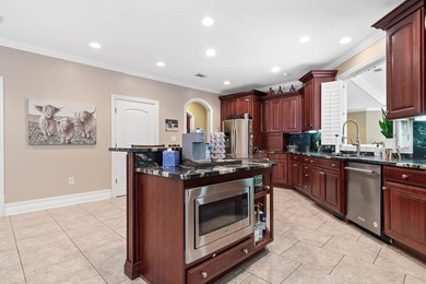 Welcome to refined living in this exceptional private estate - photo 20
