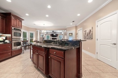 Welcome to refined living in this exceptional private estate - photo 22