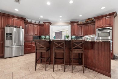 Welcome to refined living in this exceptional private estate - photo 24