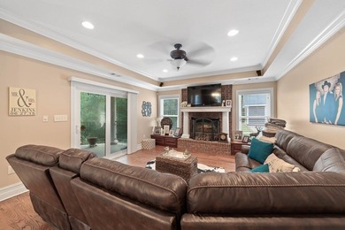 Welcome to refined living in this exceptional private estate - photo 25