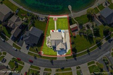 The waterfront entertainer's dream home! This entertainment gem - photo 3