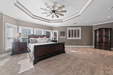 Welcome to refined living in this exceptional private estate - photo 35