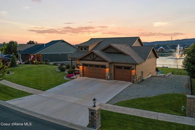 The waterfront entertainer's dream home! This entertainment gem - photo 9