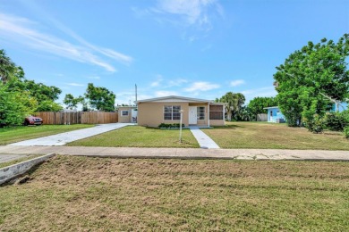 Northport Waterway Lakes and Canals Home For Sale in North Port Florida