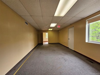 Exceptional opportunity to acquire a 10,000 SF professional - photo 23