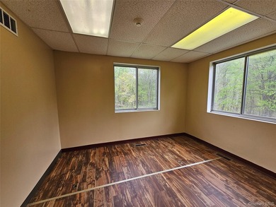 Exceptional opportunity to acquire a 10,000 SF professional - photo 24