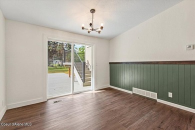 Beautifully updated 4-bedroom, 2.5-bath tri-level home in one of - photo 9