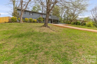 Outstanding location in North Asheville near lovely Beaver Lake - photo 1