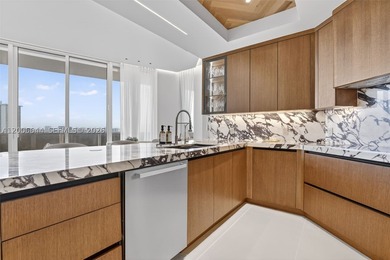 Step into a state-of-the-art, fully reimagined Bellini residence - photo 12
