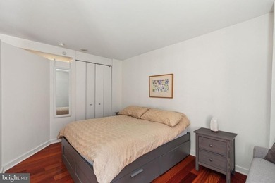 Live right on Rittenhouse Square! Step out of the lobby, cross - photo 14