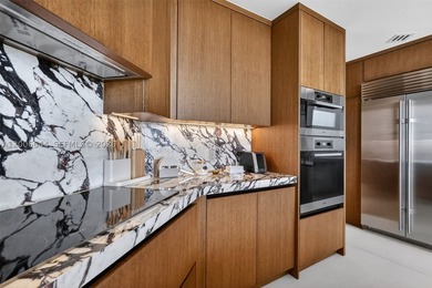 Step into a state-of-the-art, fully reimagined Bellini residence - photo 16