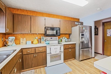 Discover this stunning 3-bed, 2-bath home located in Port St - photo 19