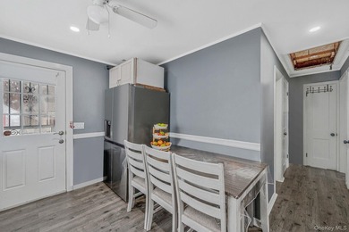 Charming and cozy starter home with very low taxes! This lovely - photo 9