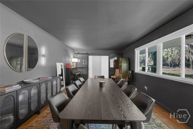 This mid-century modern home in Magnolia Park blends nice - photo 31