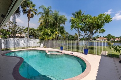 Lakefront living doesn't get more complete than this. Fully - photo 32