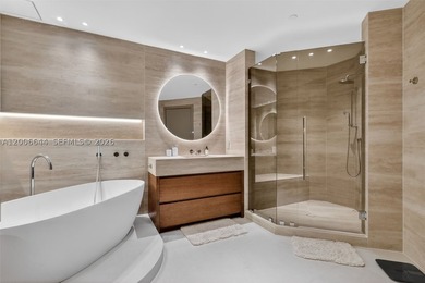 Step into a state-of-the-art, fully reimagined Bellini residence - photo 33