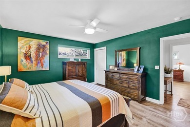 This mid-century modern home in Magnolia Park blends nice - photo 34