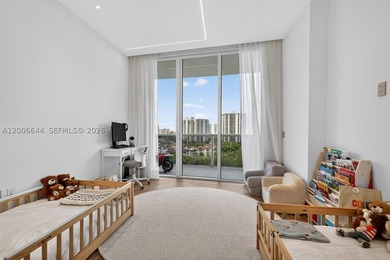 Step into a state-of-the-art, fully reimagined Bellini residence - photo 39