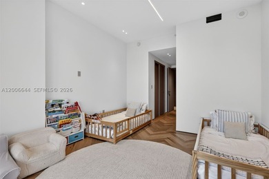 Step into a state-of-the-art, fully reimagined Bellini residence - photo 40