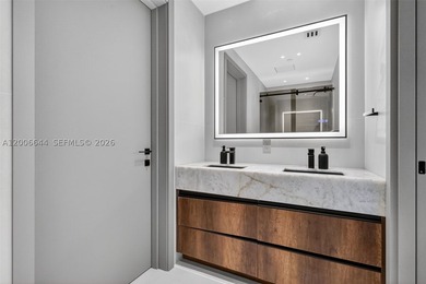 Step into a state-of-the-art, fully reimagined Bellini residence - photo 41