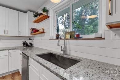This mid-century modern home in Magnolia Park blends nice - photo 42