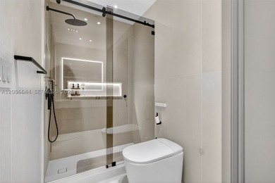 Step into a state-of-the-art, fully reimagined Bellini residence - photo 42