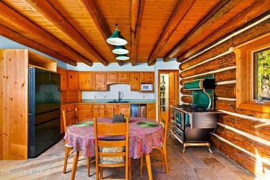 Escape to North Idaho living at its finest with this stunning - photo 9