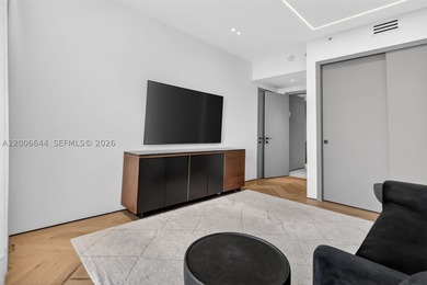 Step into a state-of-the-art, fully reimagined Bellini residence - photo 50